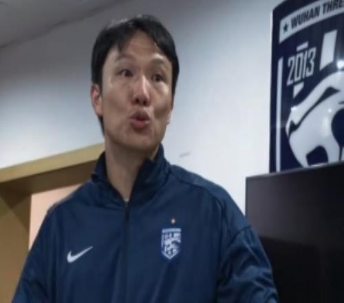 邓卓翔含泪讲话：事情发生了再痛苦吗之前在干什么未来呢